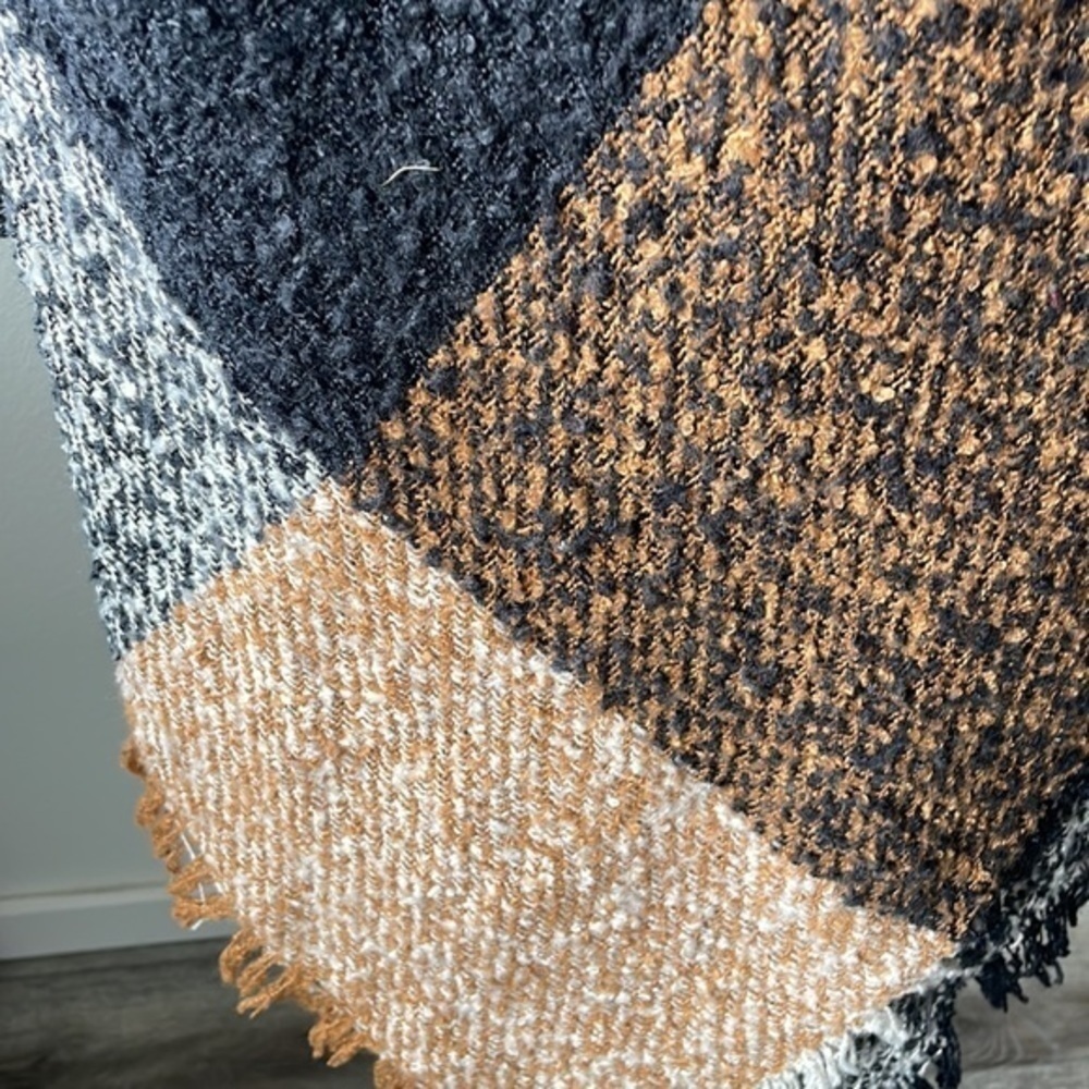 New Directions shawl wrap Border Boucle toggle wrap black brown softgirl - Picture 7 of 9